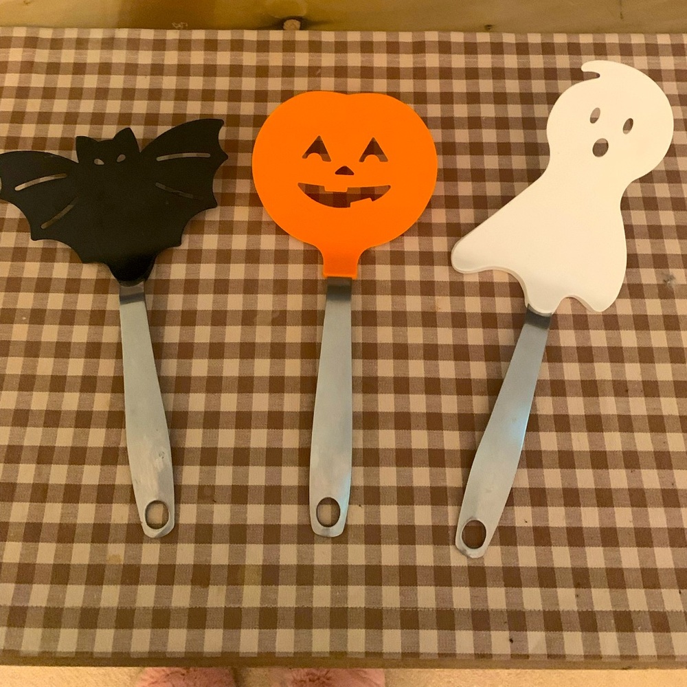 Halloween William Sonoma Flex Turner